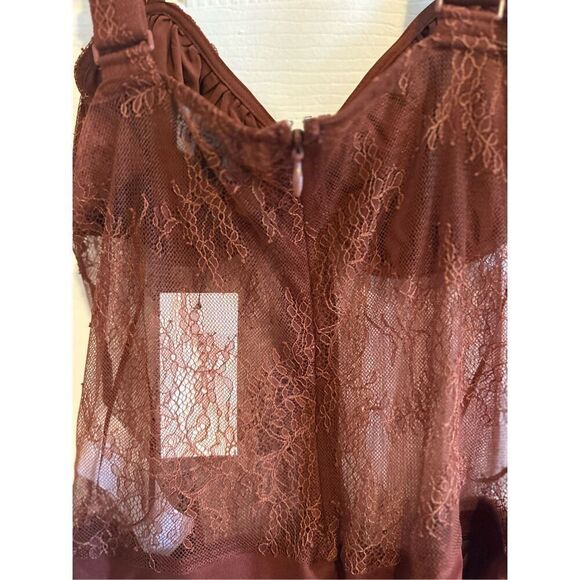 Danielle Bernstein Lace Bodysuit Size Small - Picture 5 of 7